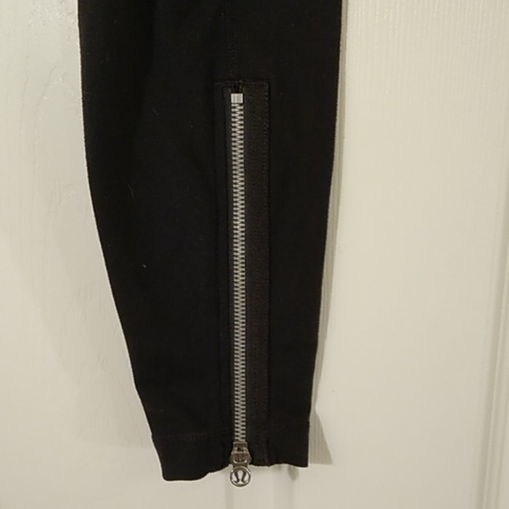 Lululemon leggings size 4 - Picture 4 of 6